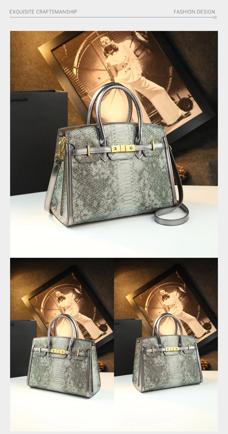 The new handbag is a fashionable and light luxury platinum bag